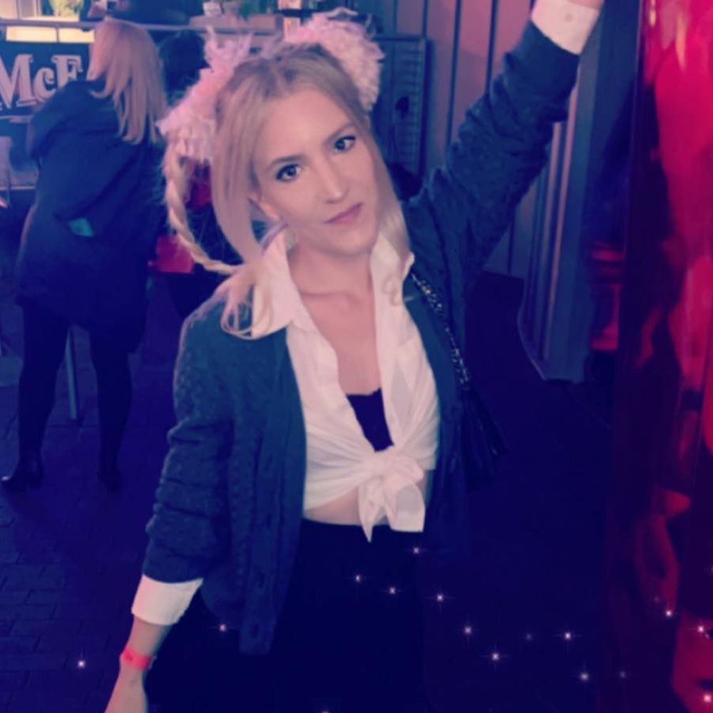 Meet your Posher, Christina